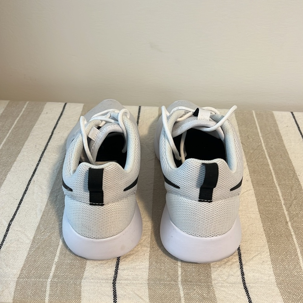 Nike Roshe One Womens - Picture 3 of 6
